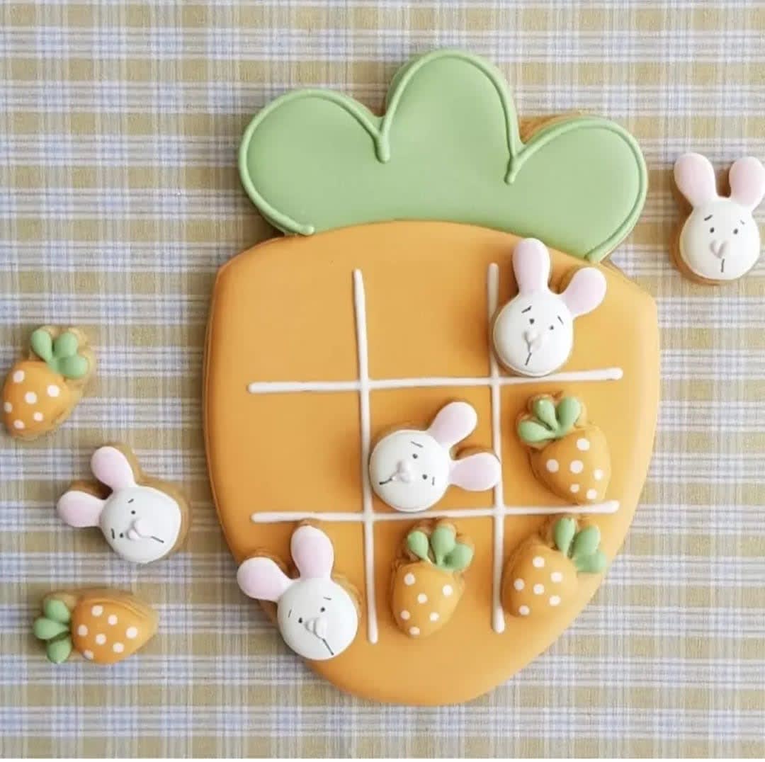 CORTADOR DE GALLETA 15 CM ZANAHORIA + 2 MINI CORTADORES2