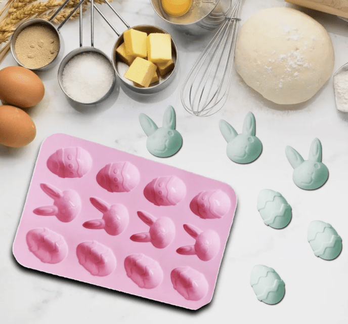 MOLDE DE SILICONA 12 PIEZAS PASCUA2