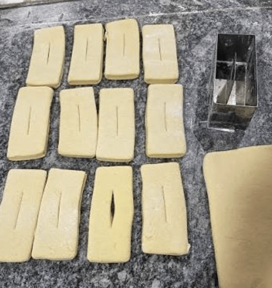 CORTADOR DE CALZONES ROTO 14 CM1