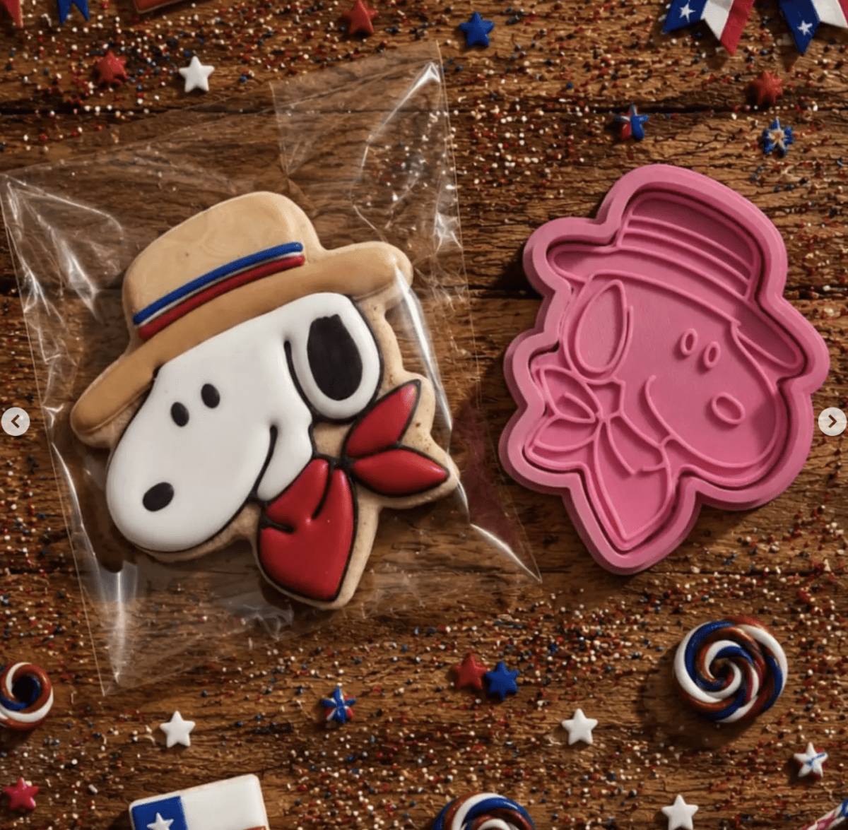 CORTADOR FIESTAS PATRIAS 2026 - SNOOPY PATRIOTA1