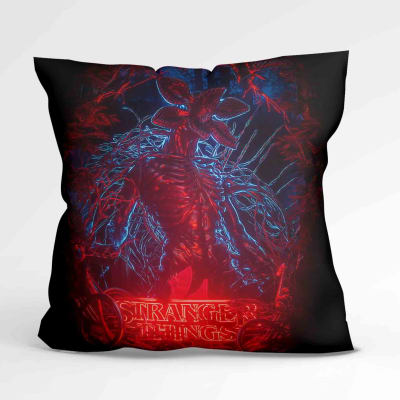 Cojín Stranger Things D31