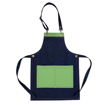 Pechera Infantil de Mezclilla con Detalles en Verde Lima1