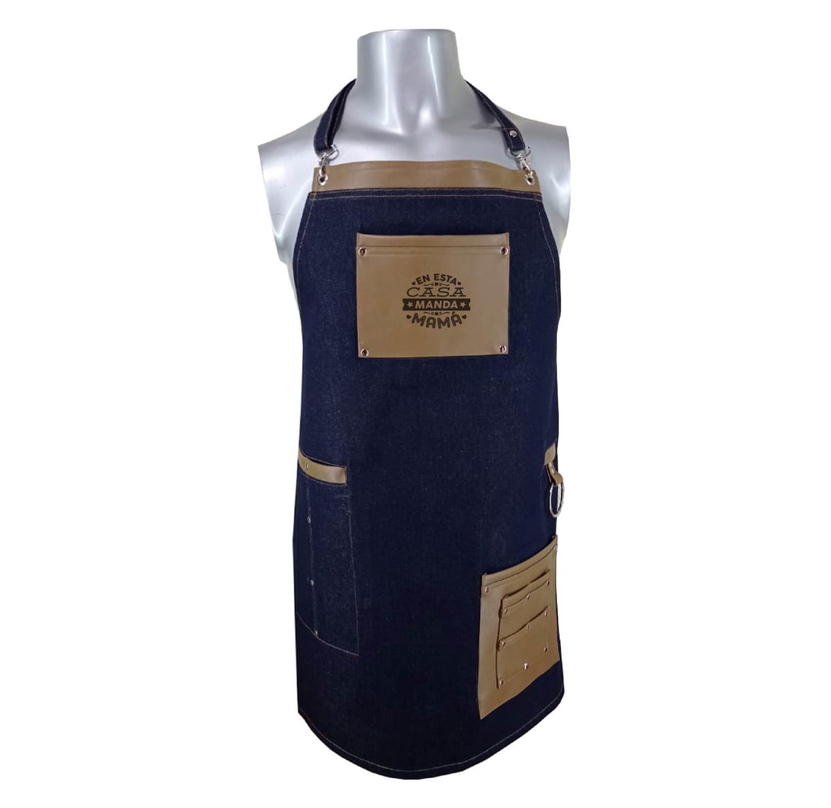 En Esta Casa Manda Mamá 0