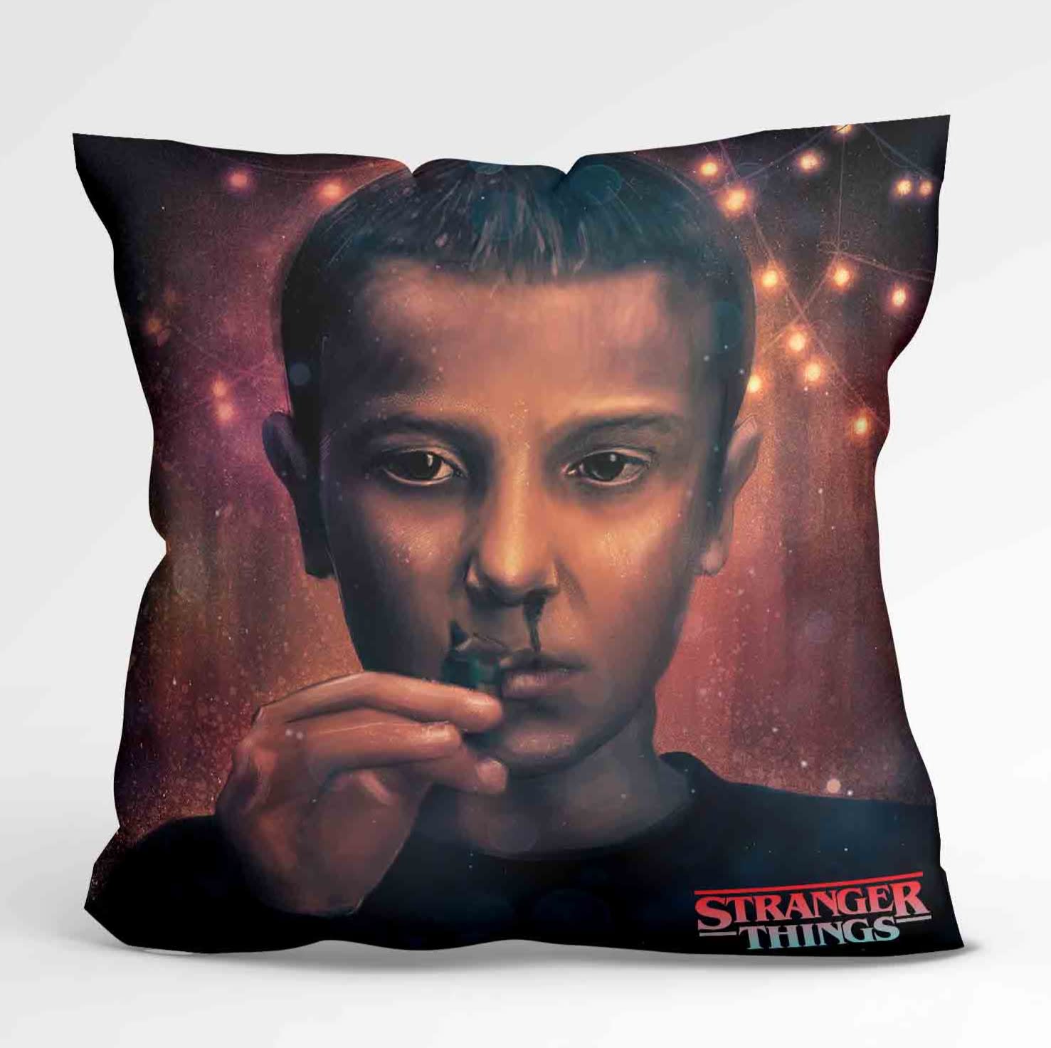 Cojín Stranger Things D4