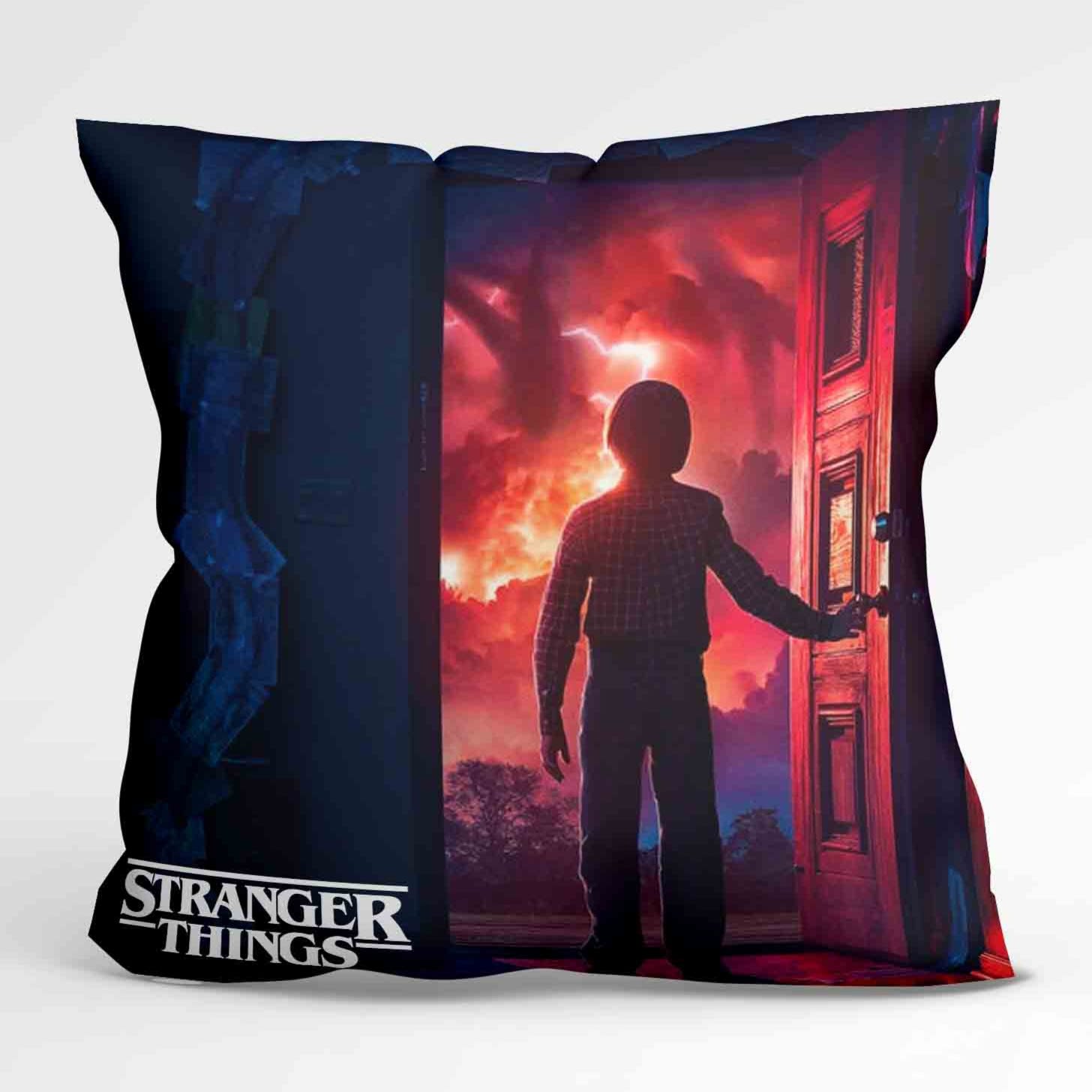Cojín Stranger Things D8