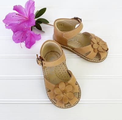 CHALITA NIÑA CERRADA ARENA1