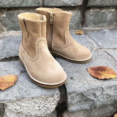 BOTA OLIVIA NBK ARENA3