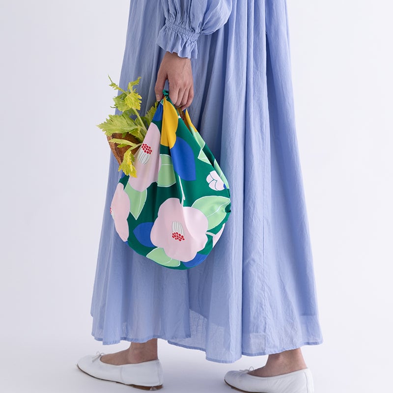Furoshiki japonés impermeable 70 cm Hime Musubi × Adeline Klam Camelia Verde2