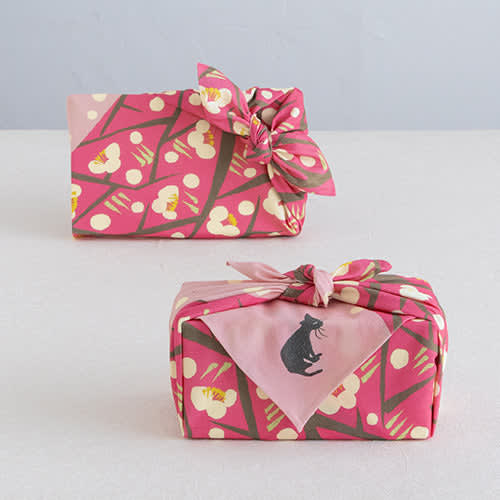 Furoshiki japonés 48 cm Yumeji Takehisa Ciruelo japonés y gato (Rosa)2