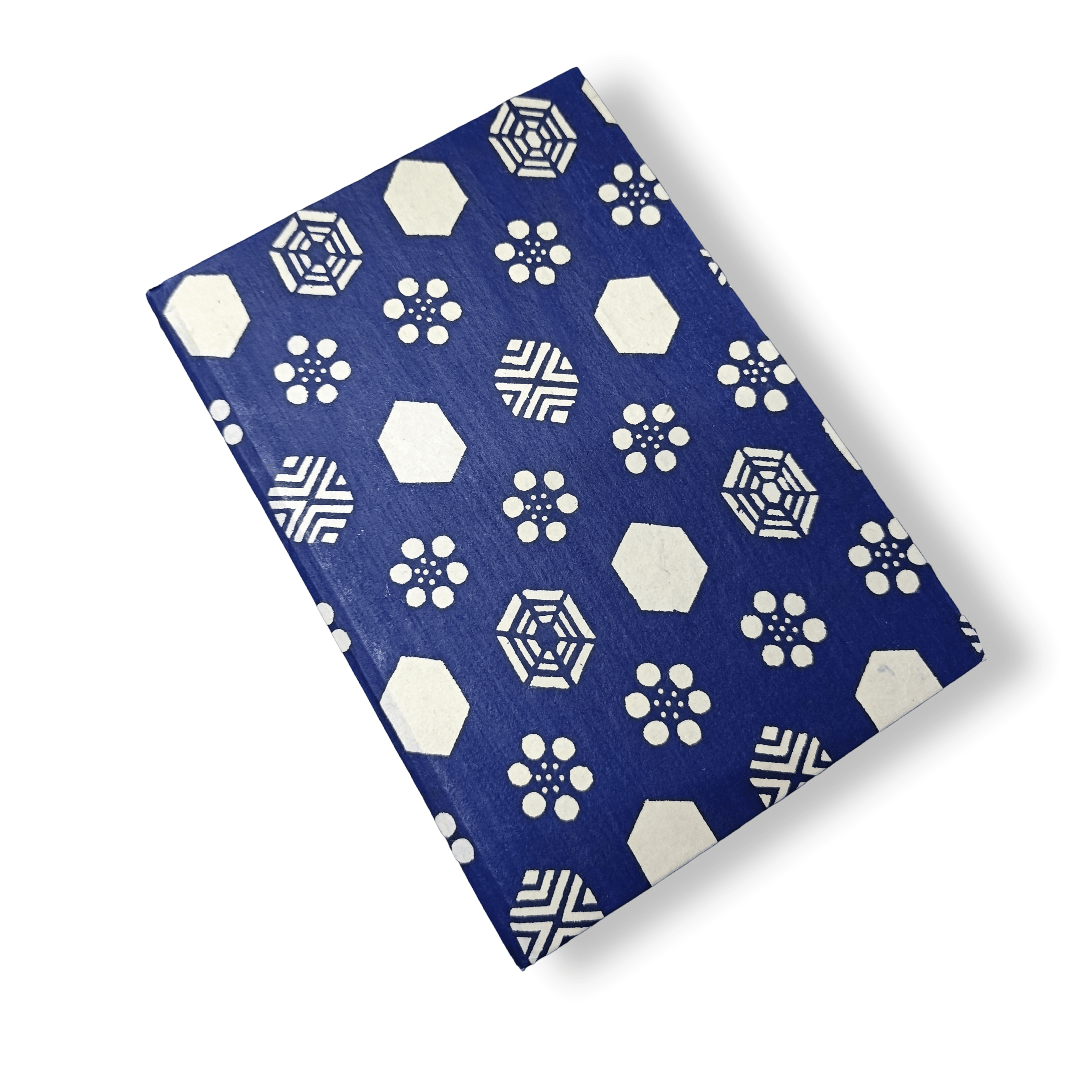 Libreta artesanal A5 con papel japonés katazome c/s urushi2