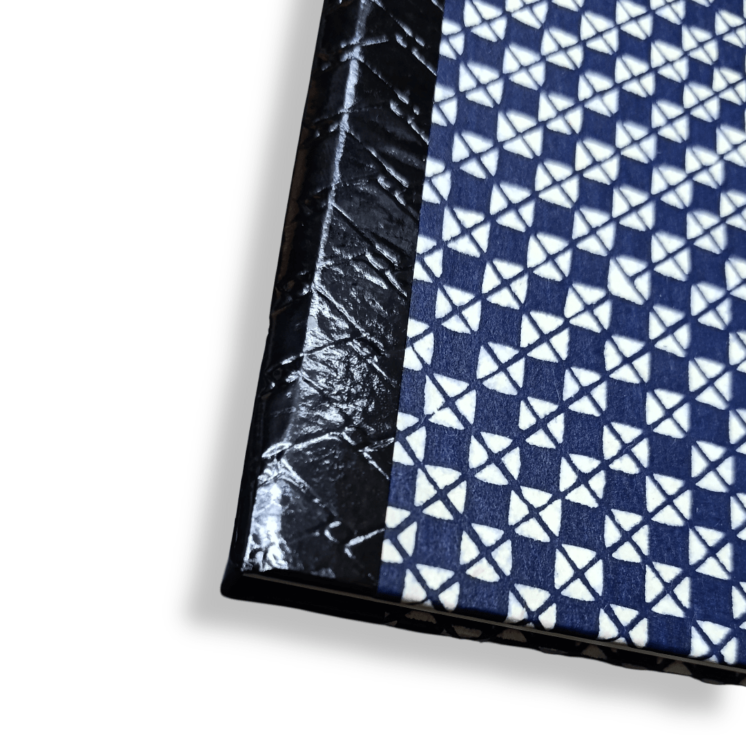 Libreta artesanal A5 con papel japonés katazome c/s urushi4