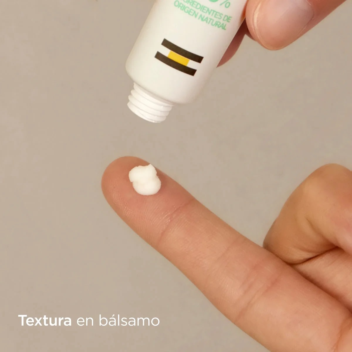 BABY NATURALS BALSAMO REPARADOR PERIORAL 15 ML1