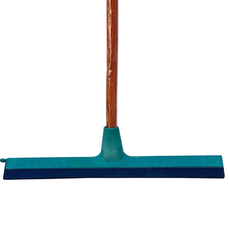 Barre Agua Plastico Ancho 40cm Mango Madera1