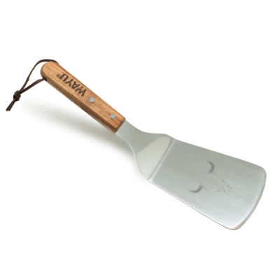 Espátula Parrillera Wayu de Acero Inoxidable con Mango de Acacia | Accesorio para Parrilla1