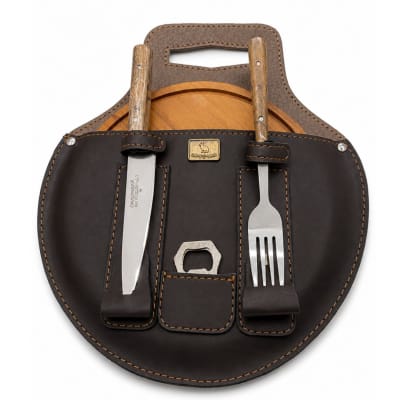 Set de Asado Porta Platos Premium con Cuero Vaqueta, Plato de Madera y Destapador – Juego Parrillero Completo1