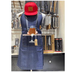 Pechera de Mezclilla Parrillera – Estilo y Protección para el Asador Moderno