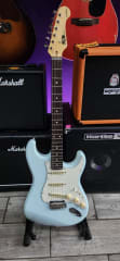 Guit Eléctrica Neo Classic NST200RAL PSB Strat SSS Funda