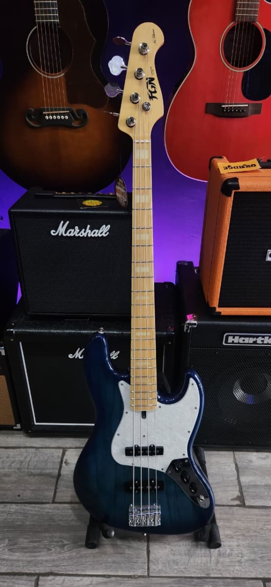 Bajo Eléctrico Neo Classic NJB100MBAH WB JB Funda1