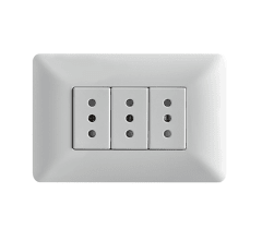 Enchufe Triple 10A 250V