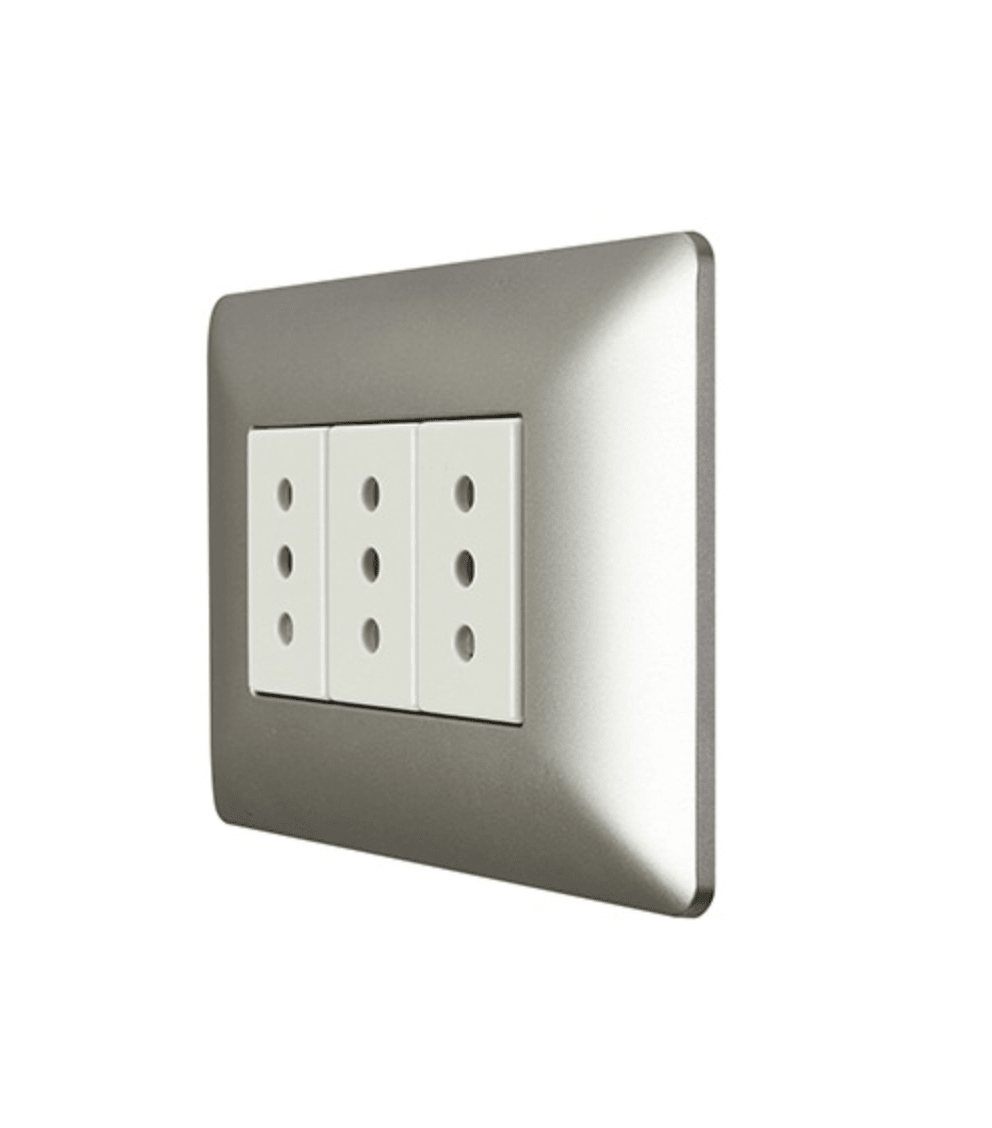 Enchufe Triple Champagne 10A 250V2