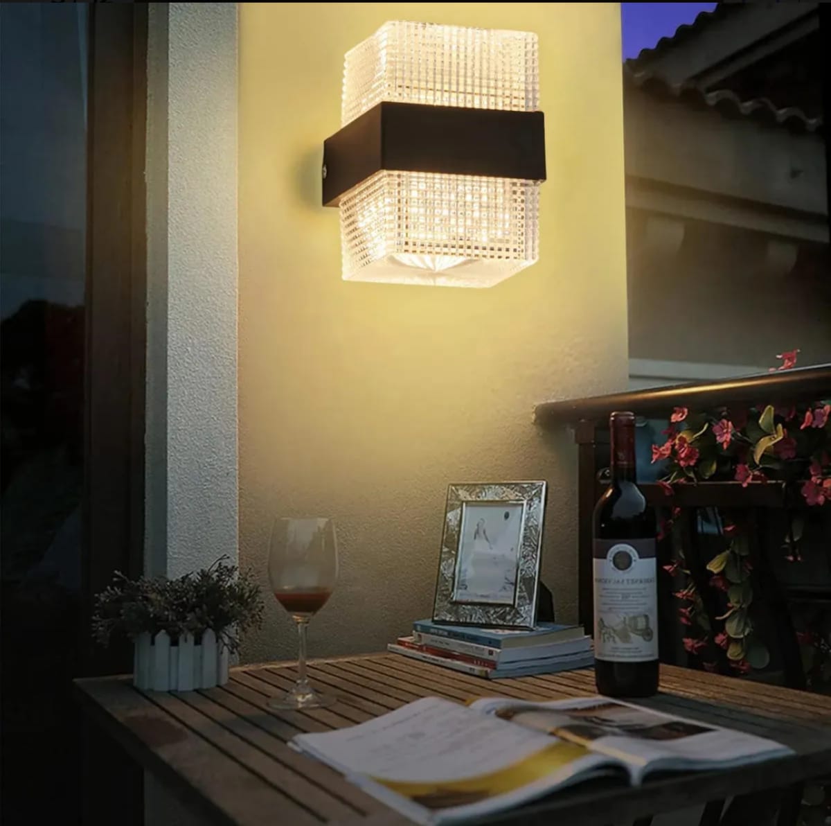 Aplique de Pared Exterior Cubo Acrílico Negro Diseño Diamante 9W IP655