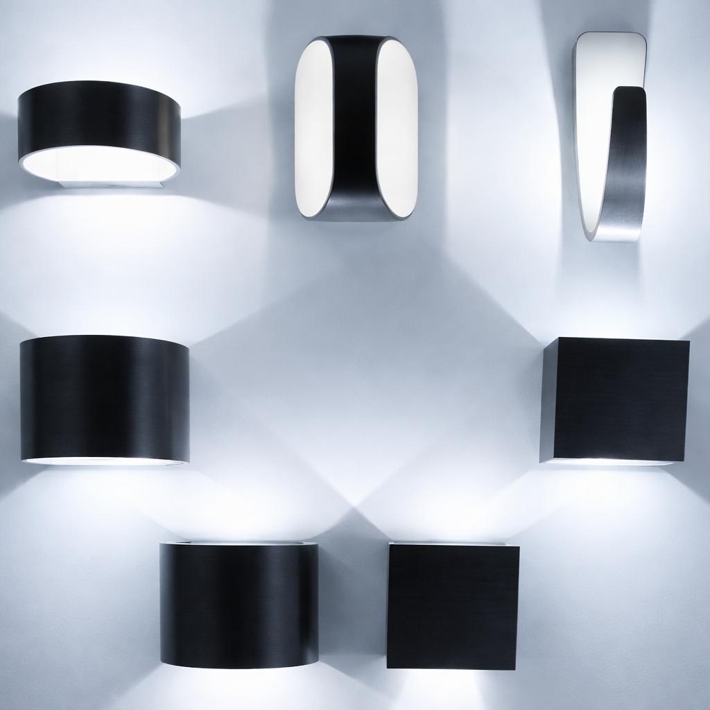 APLIQUE MURO TIPO GANCHO LUZ FRÍA IP20 5W2