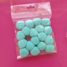 POMPONES VERDES AGUA PASTEL 18 UND 2.5 CM  24940