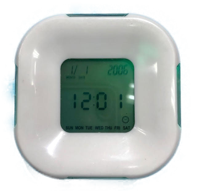 RELOJ DESPETADOR C/LUZ (3 P/AAA NO INCLUIDAS) 1