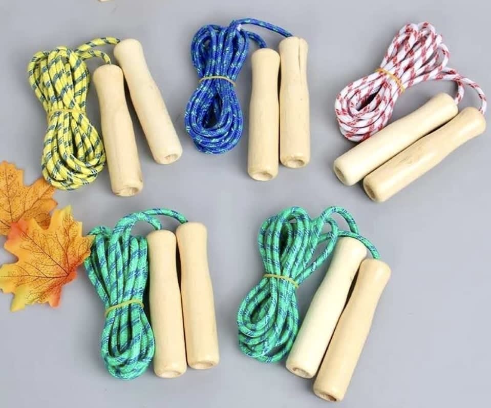 CUERDA 1.50 CM P/SALTAR MANGO DE MADERA 2370492