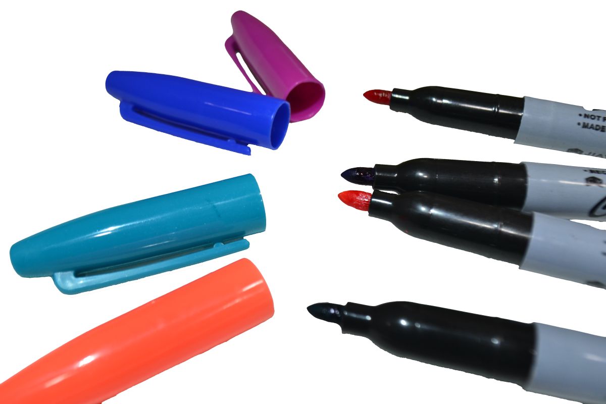 PLUMONES PERMANENTE 18 COLORES DELGADO CHENYUN JP179482