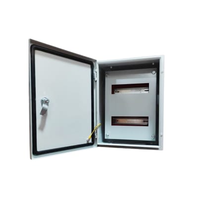 Gabinete Tablero Metalico 400x300x200 C/Chasis 20Mod IP65 Ral 70351