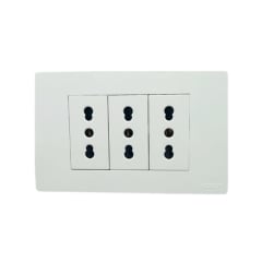 Enchufe Triple Emb. 10/16A 250V Blanco Base Metalica - Want