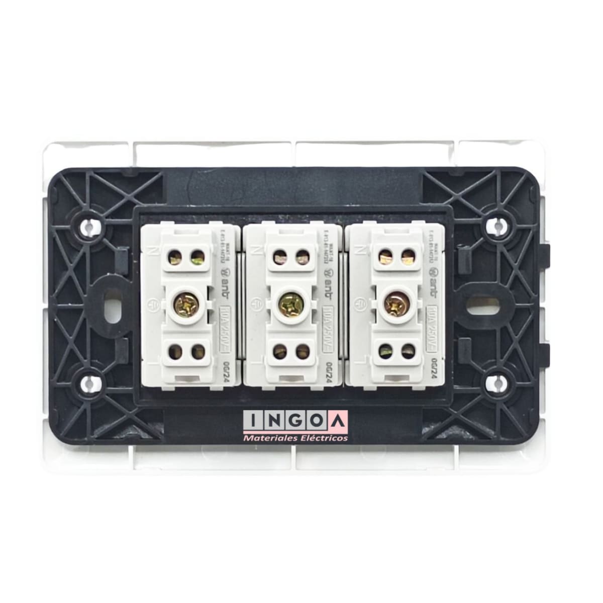 Enchufe Triple Emb. 10A 250V Blanco - Want - Vista 6