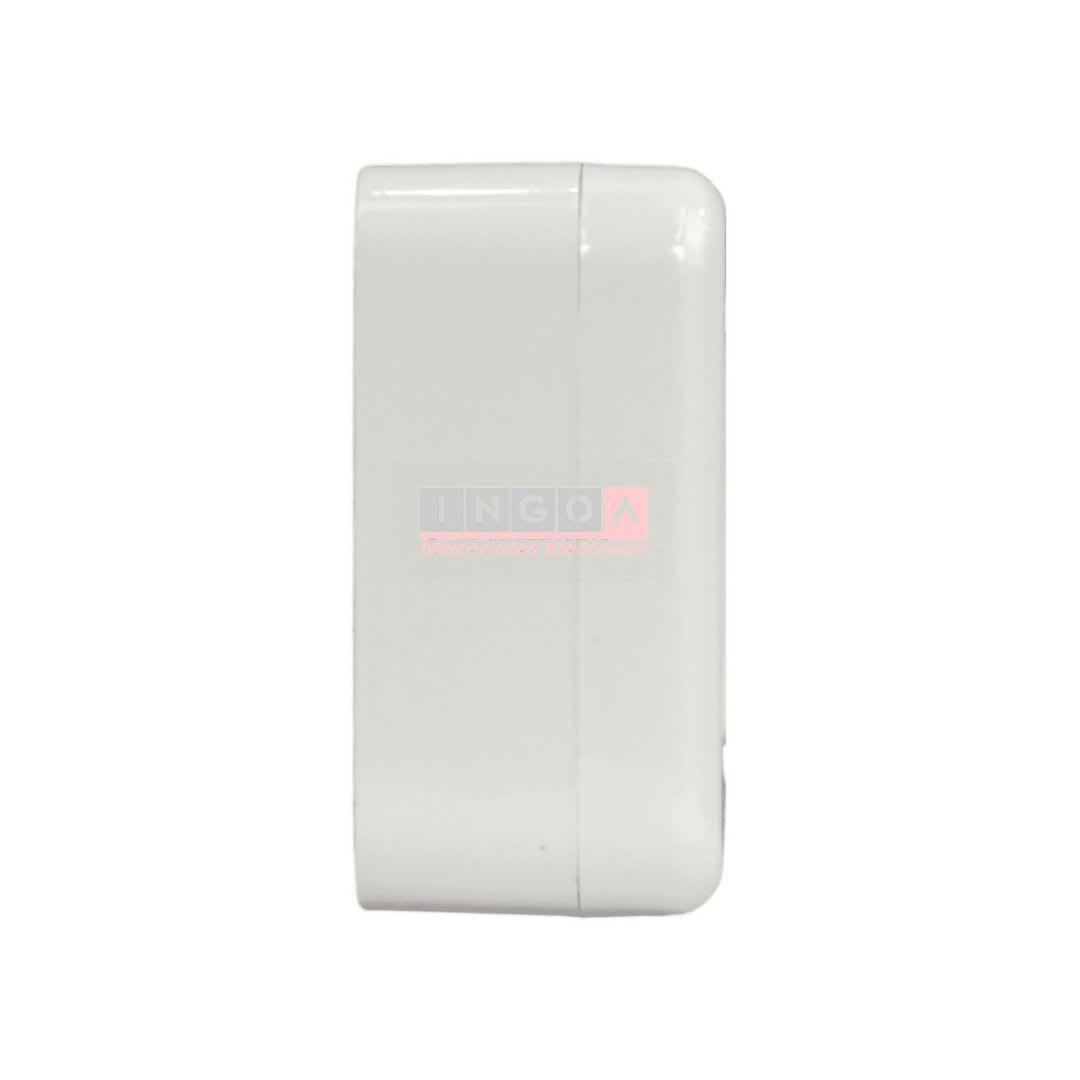 Enchufe Triple Sobrepuesto 10A - Stanford3