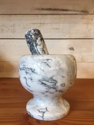 Mortero de Piedra blanco, Nau