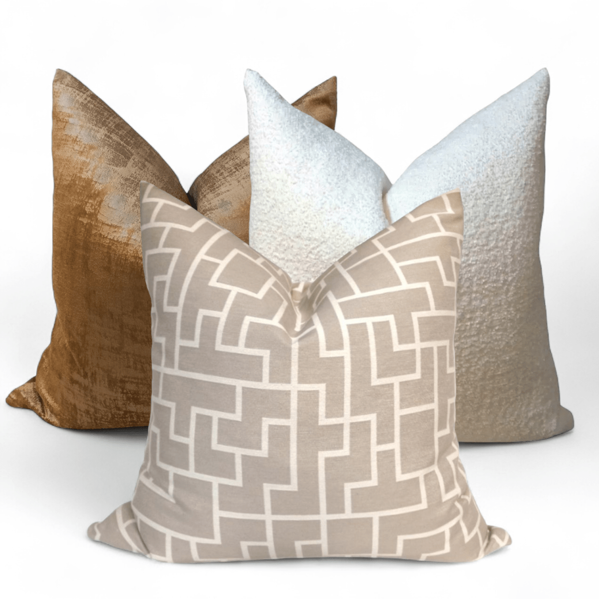 SET DE COJINES LUXOR GEO ARENA EN PLUMAS1