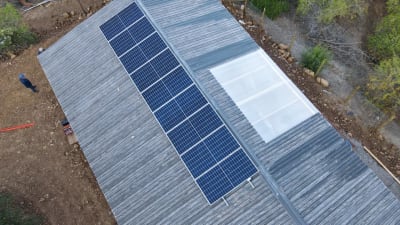 Iluminando Hogares y Suministrando Agua: Natura Energy Completa Proyecto Fotovoltaico Off-Grid en San Fernando