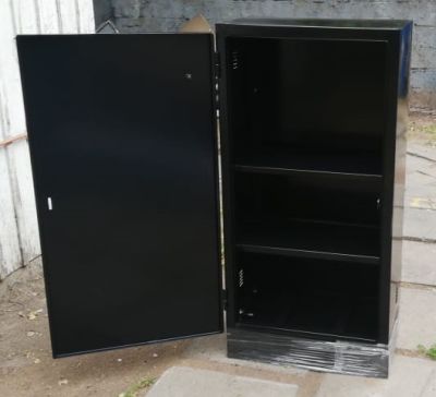 Gabinete Solar Fotovoltaico y Porta Baterías SERVIU