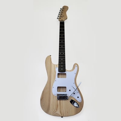 Kit LBLuthier de Guitarra Eléctrica Tipo Strato Mod: B Cap: H-H Hardware Gotoh® Incluido1
