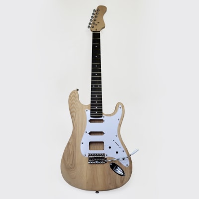 Kit LBLuthier de Guitarra Eléctrica Tipo Strato Mod: C Cap: H-S-S Hardware Gotoh® Incluido1