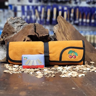 Set 3157 LRT de 12 Gubias 4 Mini Piedras de Arkansas y 1 Estuche de Cuero Two Cherries para Tallado2