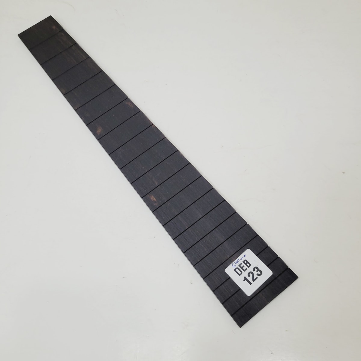 Diapason Ranurado REF: DEB-123 de Ebano para Guitarra Clasica Escala 640mm3