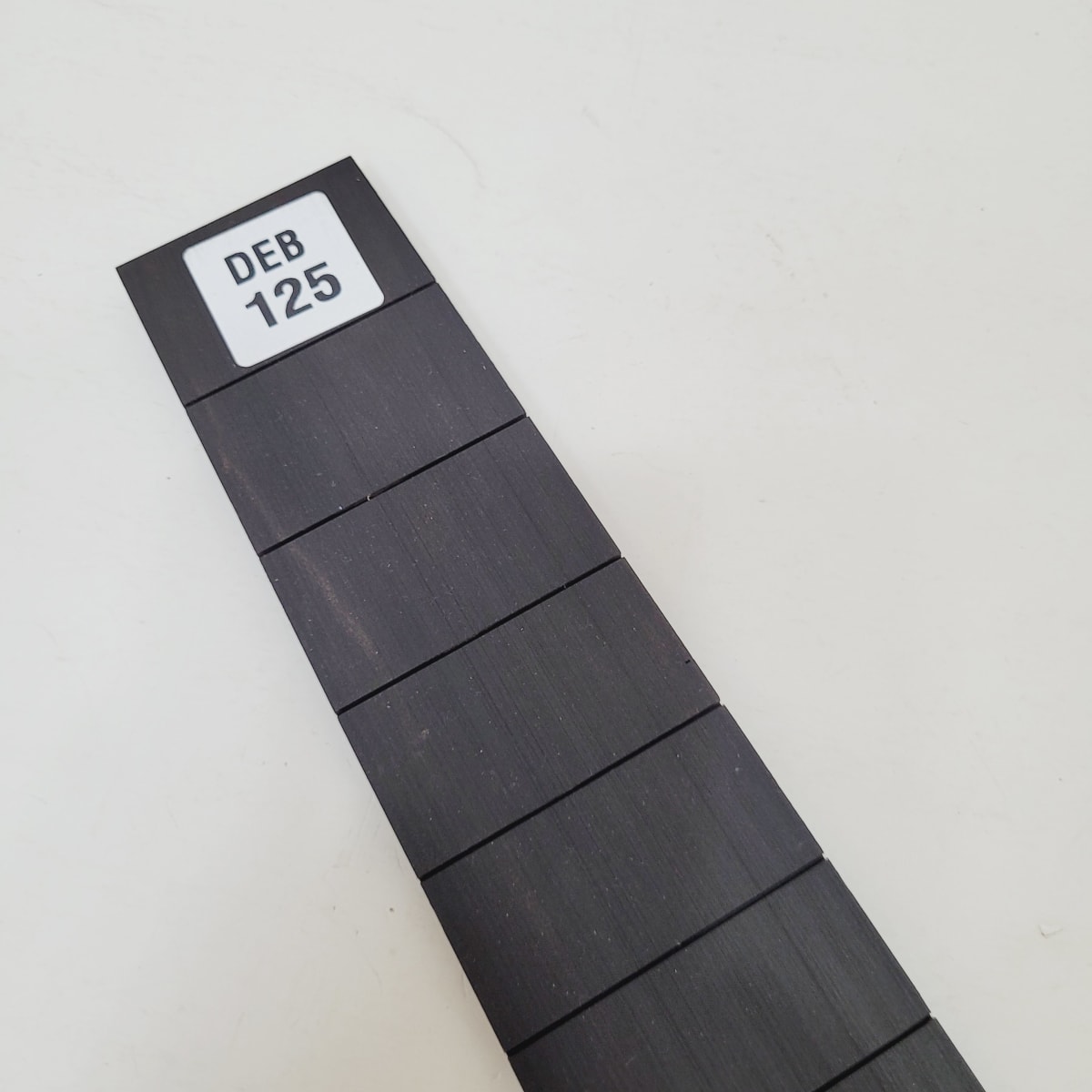 Diapason Ranurado REF: DEB-125 de Ebano para Guitarra Clasica Escala 635mm4