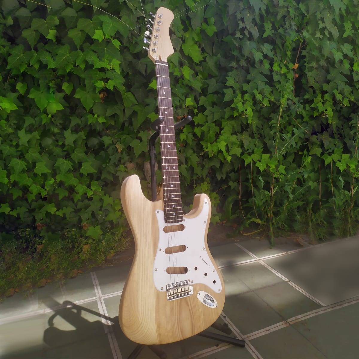 Kit LBLuthier de Guitarra Eléctrica Tipo Strato Mod: A Cap: S-S-S Hardware Gotoh® Incluido20