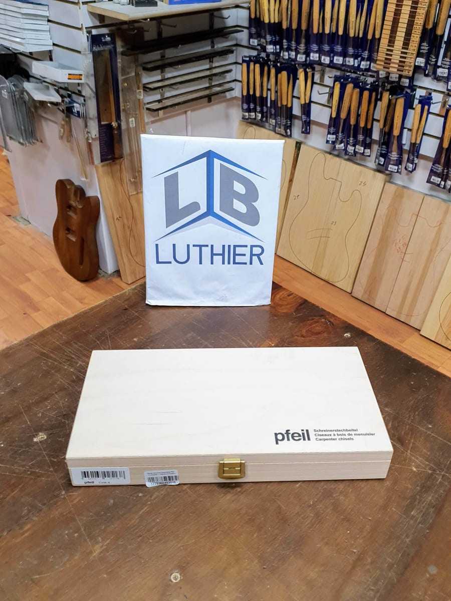 Set de 4 Formones Carpinteros + Estuche de Madera4