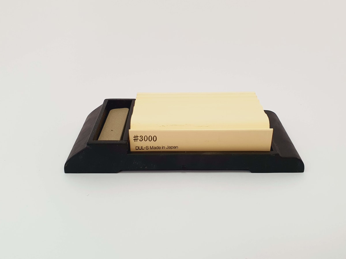 Piedra Multiforma Mod: 2HS-14 para Afilado de Gubias. Grano 3000 + Base3