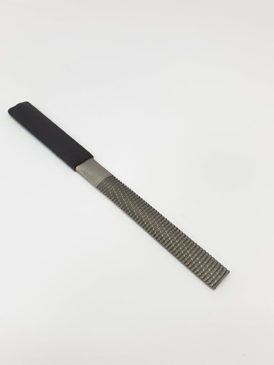 Escofina Japonesa Media Caña de 150 mm5