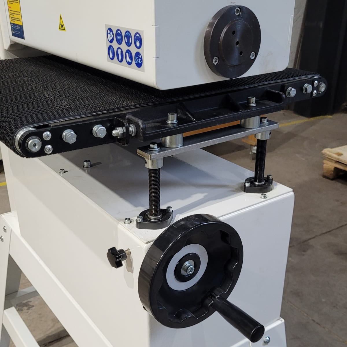 Máquina Lijadora Calibradora de Tambor con Banda de Goma Reforzada 3 HP Motor5