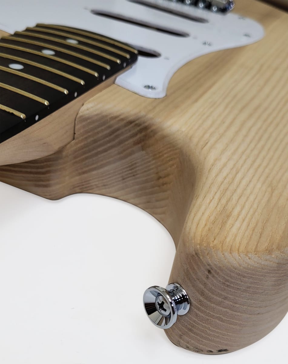 Kit LBLuthier de Guitarra Eléctrica Tipo Strato Mod: A Cap: S-S-S Hardware Gotoh® Incluido15