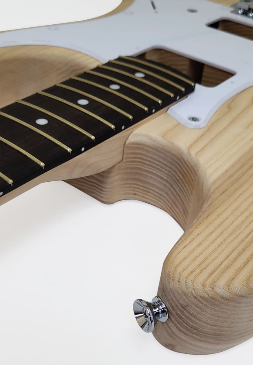 Kit LBLuthier de Guitarra Eléctrica Tipo Strato Mod: B Cap: H-H Hardware Gotoh® Incluido13